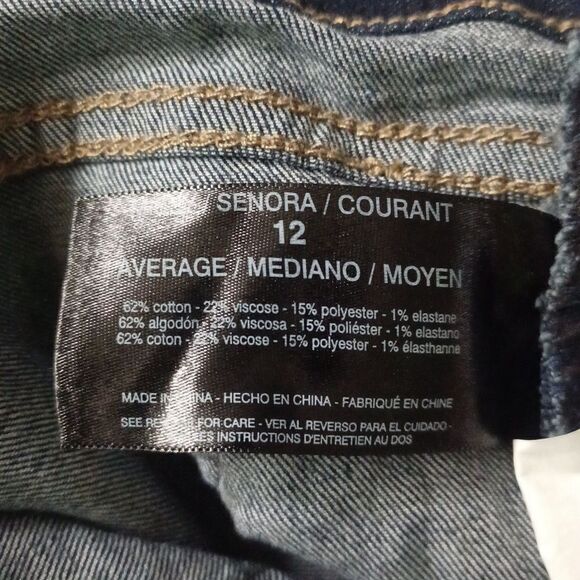 64183...Nine West Chrystie Capri Jeans Size 12, W30" 22"Inseam  9"Rise - Picture 6 of 6